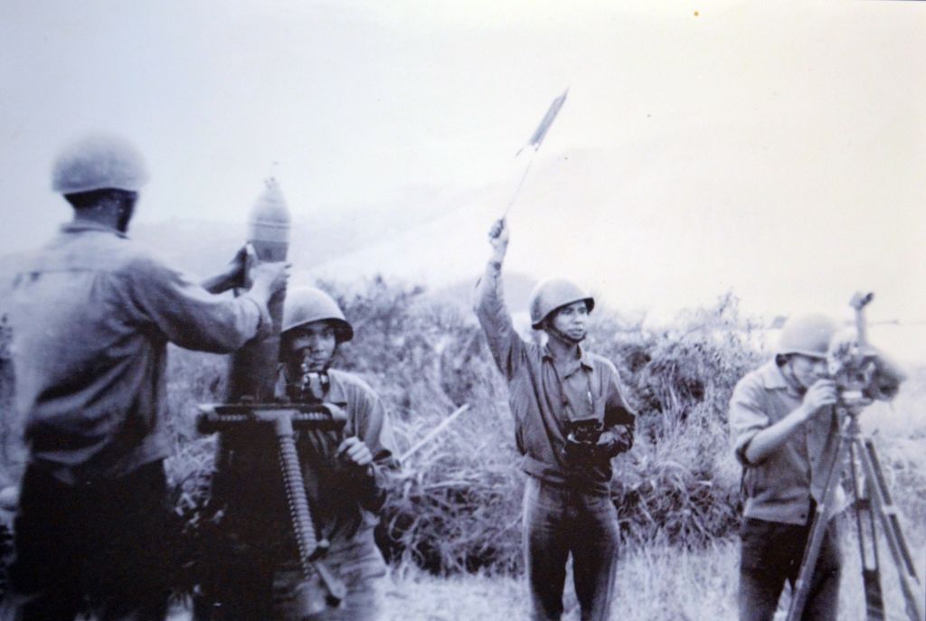 Khẩu đội súng cối của Đội tự vệ mỏ than Đèo Nai vừa sản xuất vừa chiến đấu trong giai đoạn chiến tranh phá hoại của giặc Mỹ. Ảnh tư liệu