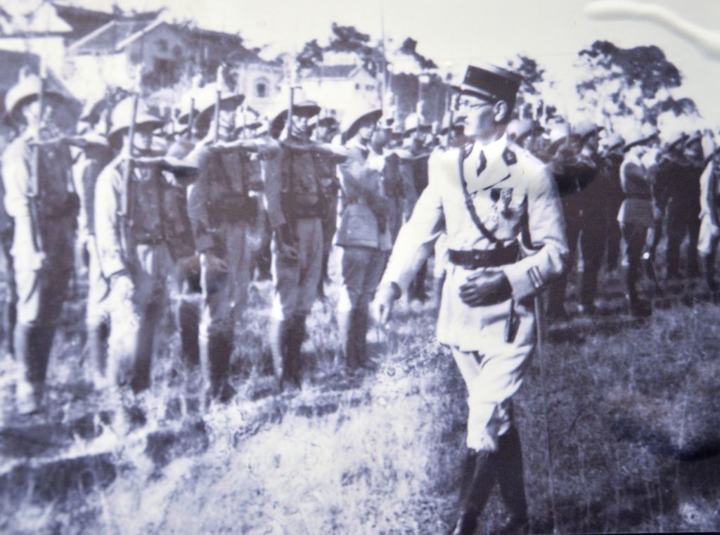 Những tên cảnh sát bảo vệ mỏ khai thác than của thực dân Pháp trong cuộc tổng đình công tháng 11/1936 ở khu mỏ Cẩm Phả. Ảnh tư liệu